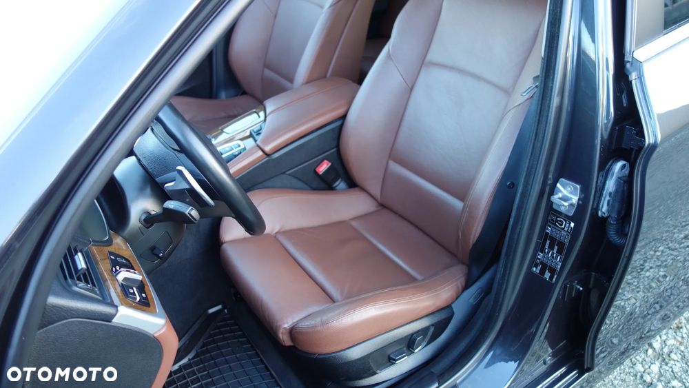 BMW Seria 5 520d Luxury Line - 16