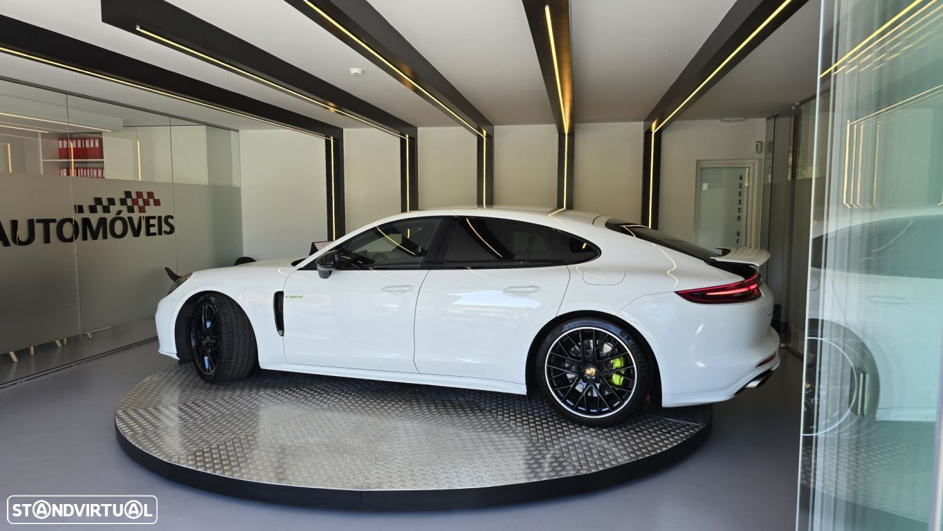 Porsche Panamera 4 E-Hybrid - 11