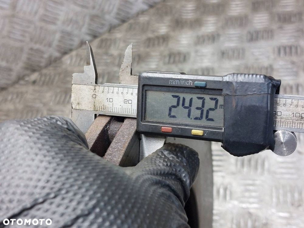 TARCZE HAMULCOWE PRZÓD + KLOCKI + ZACISKI AUDI A5 8T 1.8 TFSI - 6