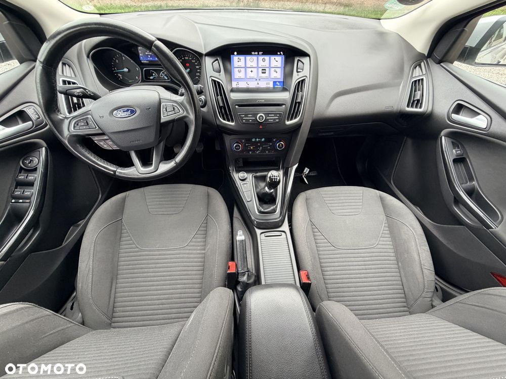 Ford Focus - 25