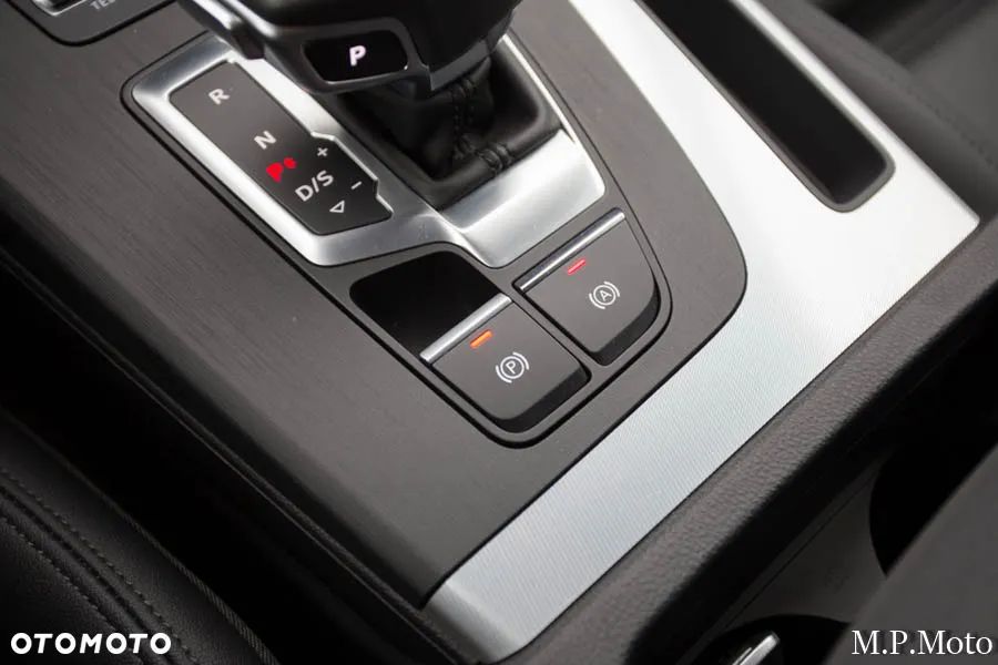 Audi Q5 40 TDI quattro S tronic sport - 24