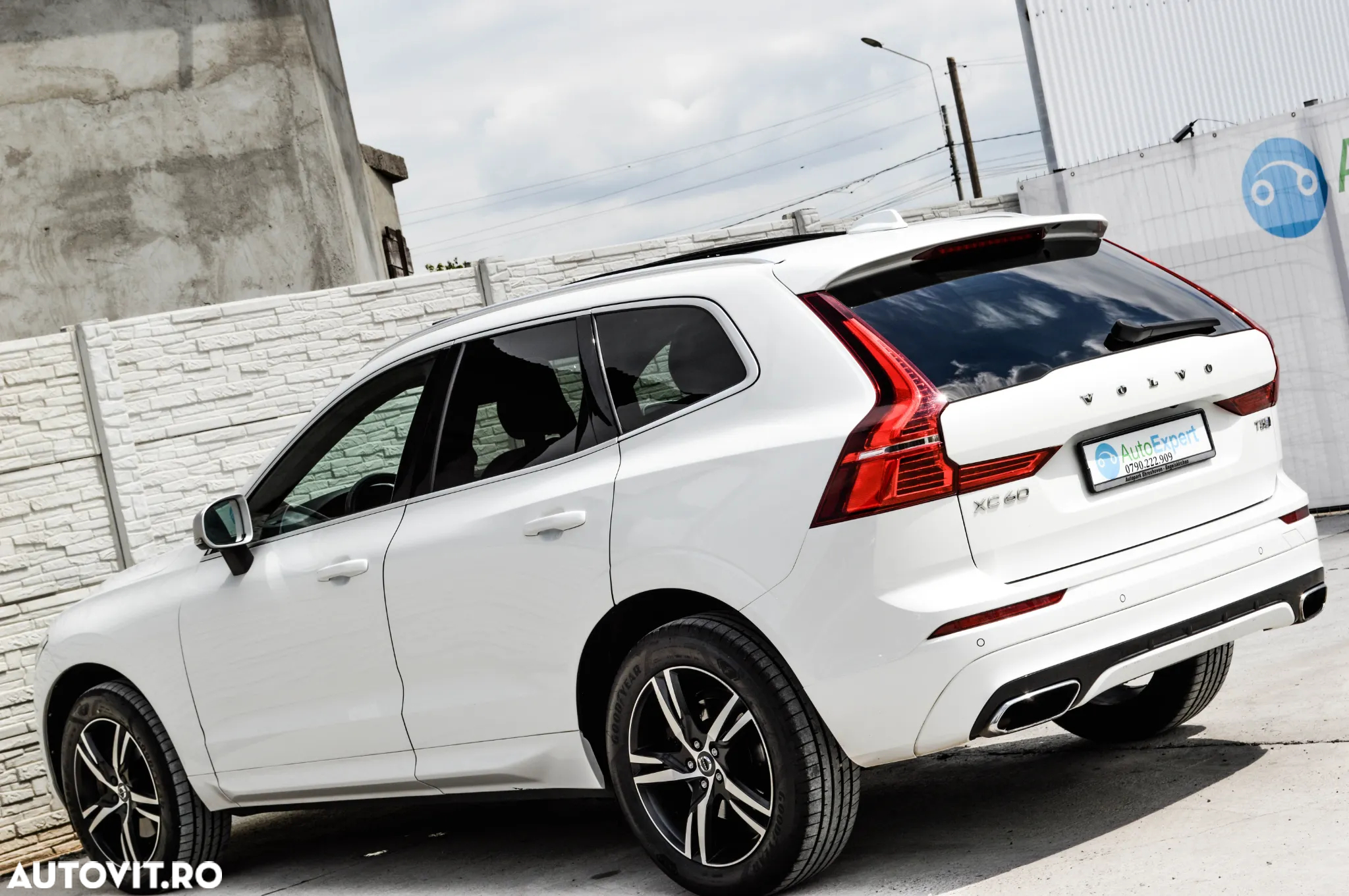 Volvo XC 60 T5 AWD Geartronic RDesign - 4