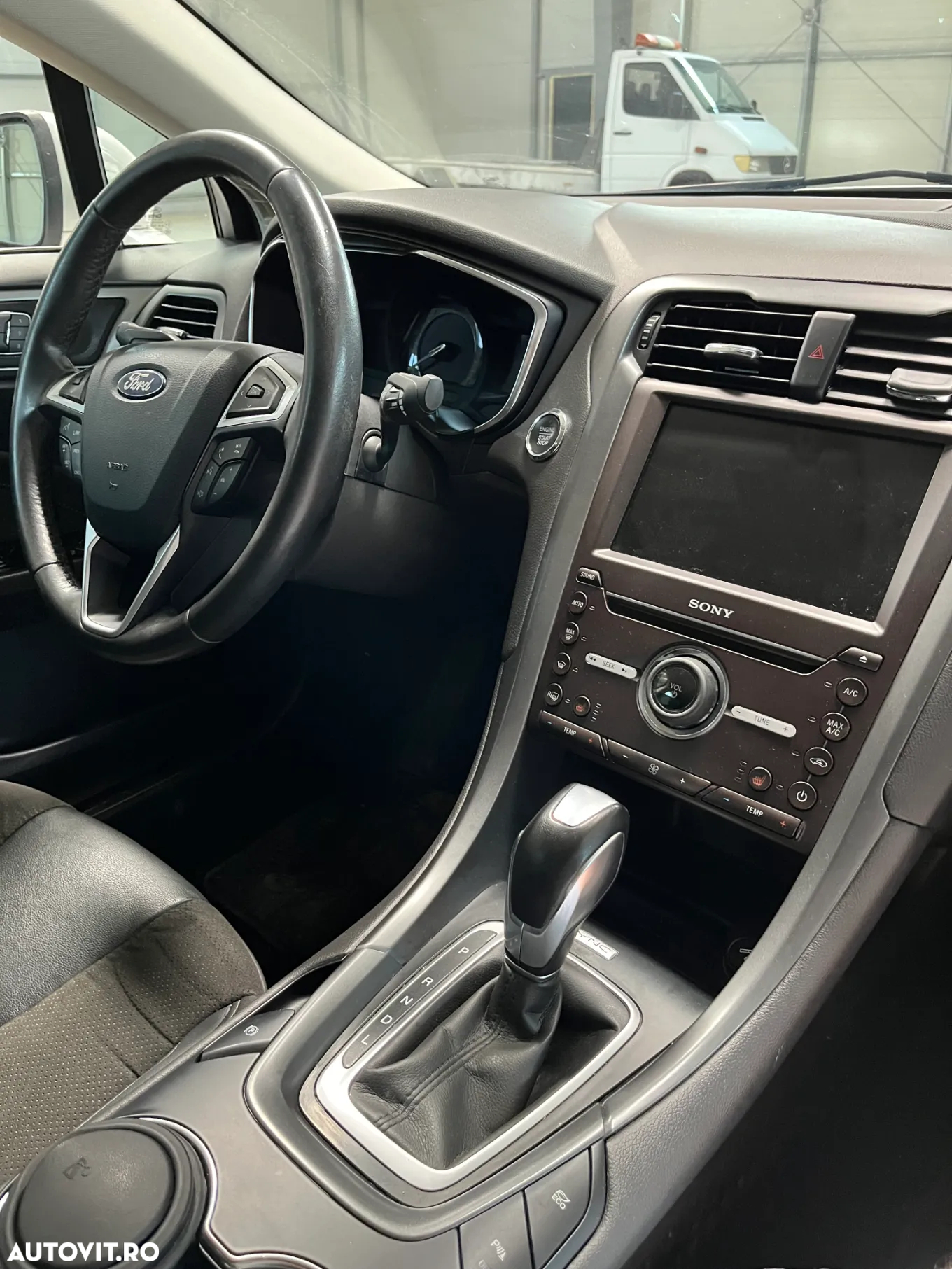 Ford Mondeo 2.0 HEV Titanium - 12