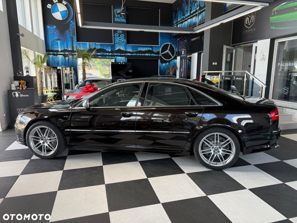 Audi S8 - 7