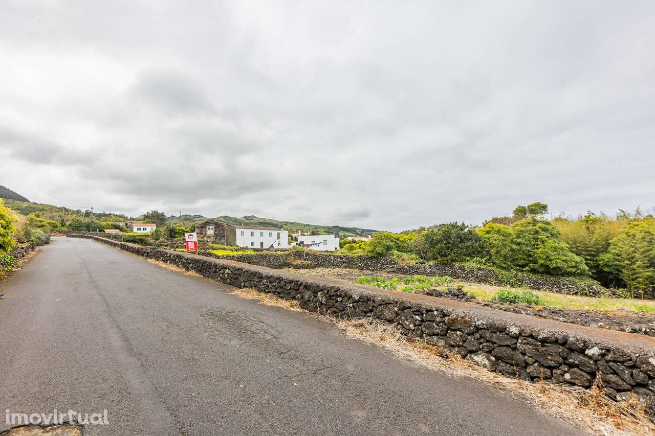 Terreno Rústico na Ilha do Pico - Lajes - Grande imagem: 2/8