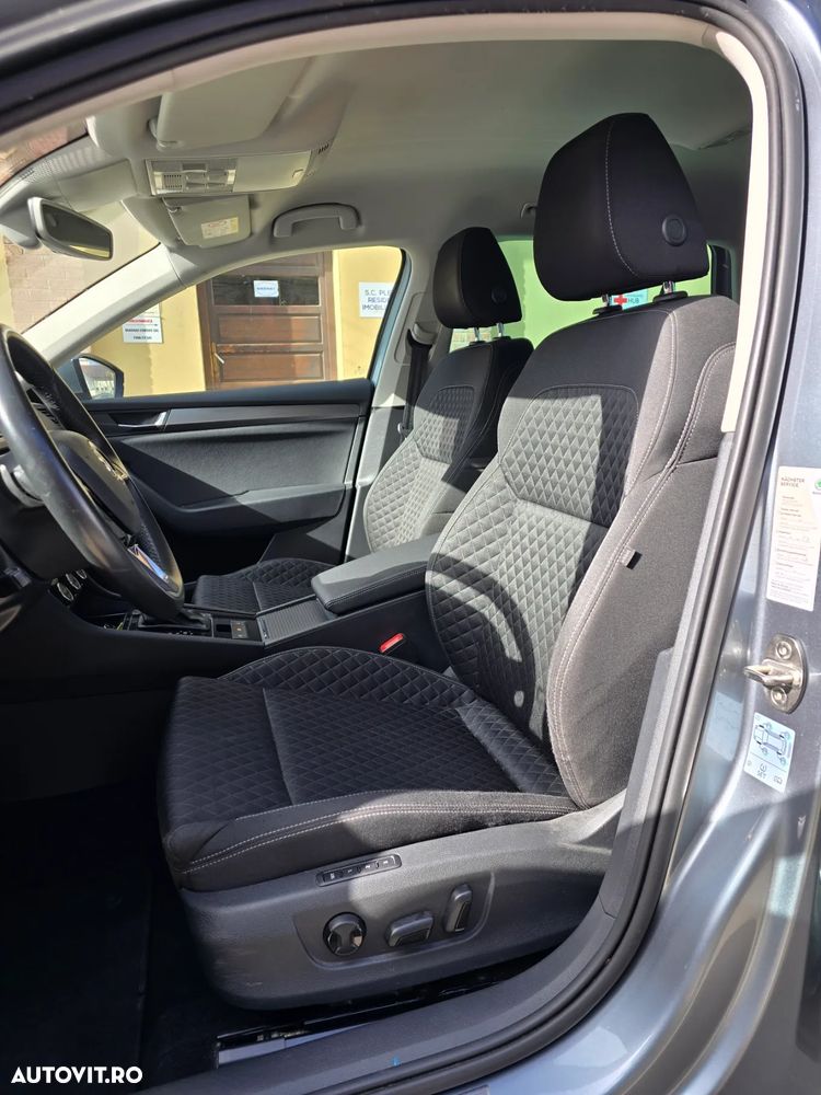 Skoda Superb 2.0 TDI DSG Style - 8