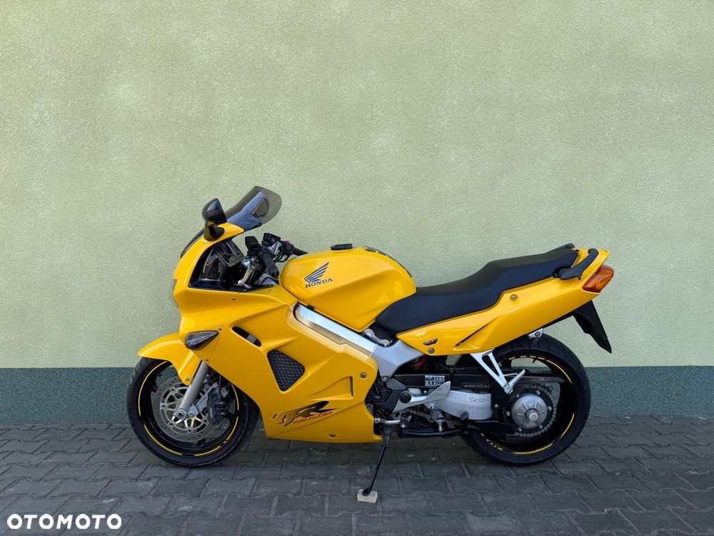 Honda VFR - 24