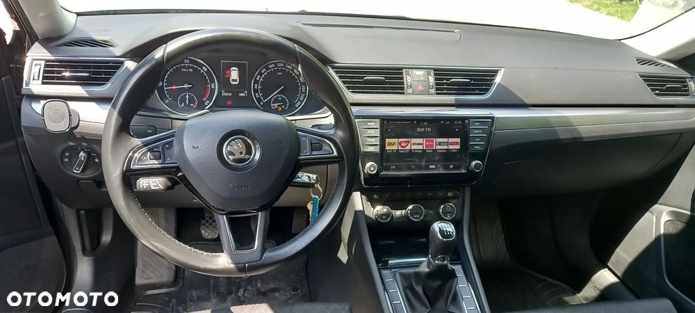 Skoda Superb 2.0 TDI Ambition - 15