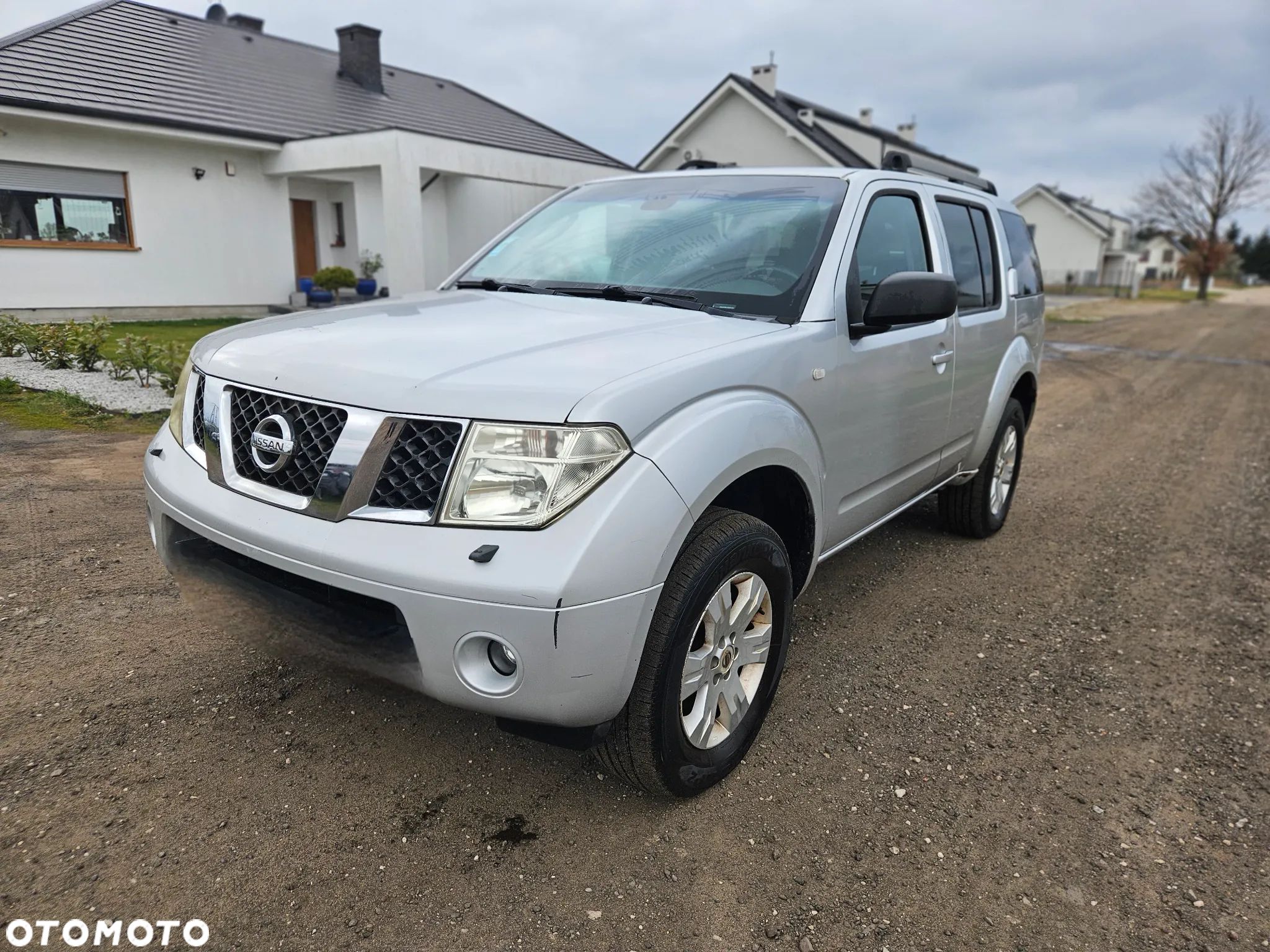 Nissan Pathfinder - 1