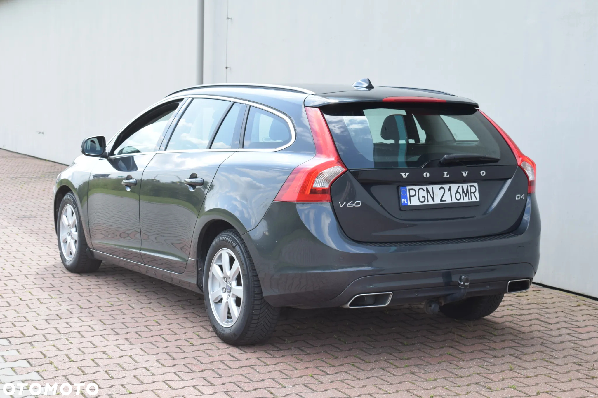 Volvo V60 D4 Drive-E Momentum - 3