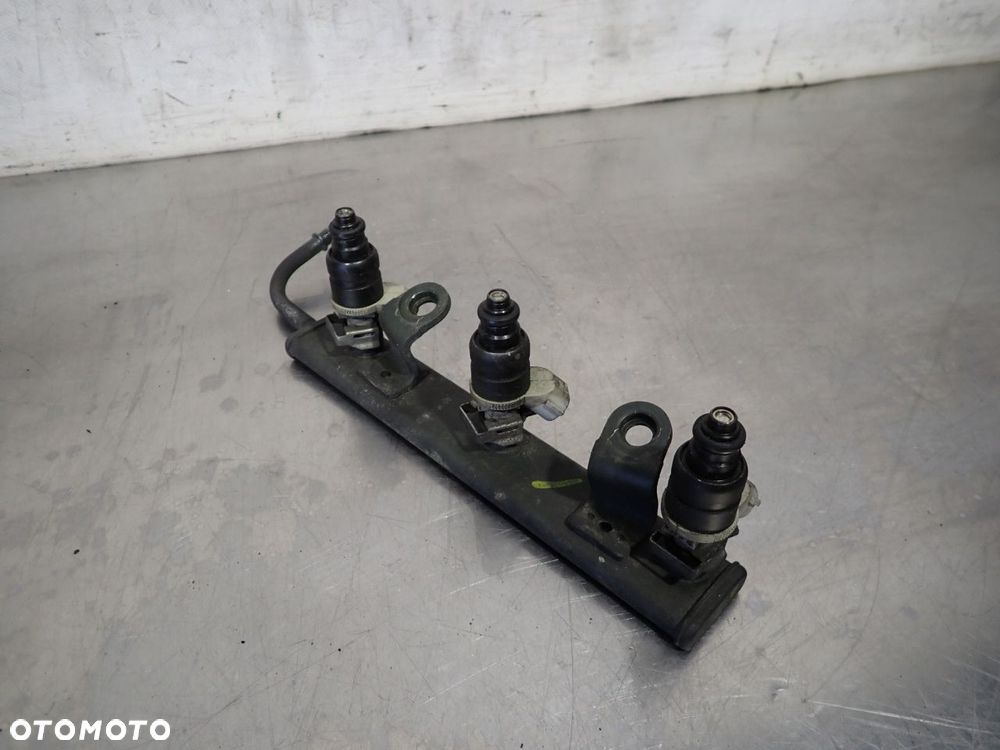 LISTWA WTRYSKOWA MITSUBISHI COLT VI Z30 MR988977 - 2