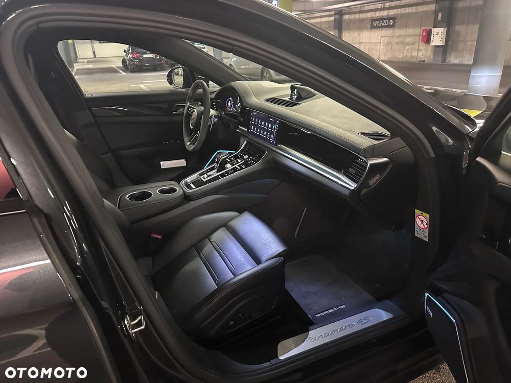 Porsche Panamera - 26