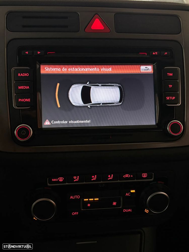 VW Tiguan 2.0 TDi Sport BlueMotion - 17