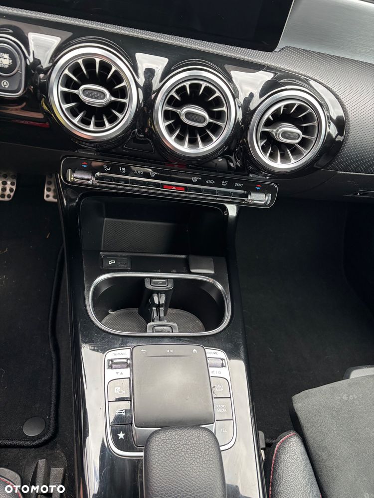 Mercedes-Benz Klasa A 200 AMG Line 7G-DCT - 11