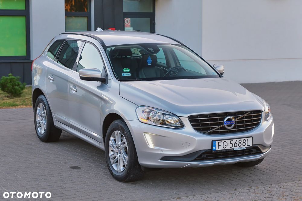 Volvo XC 60 D4 Momentum - 4