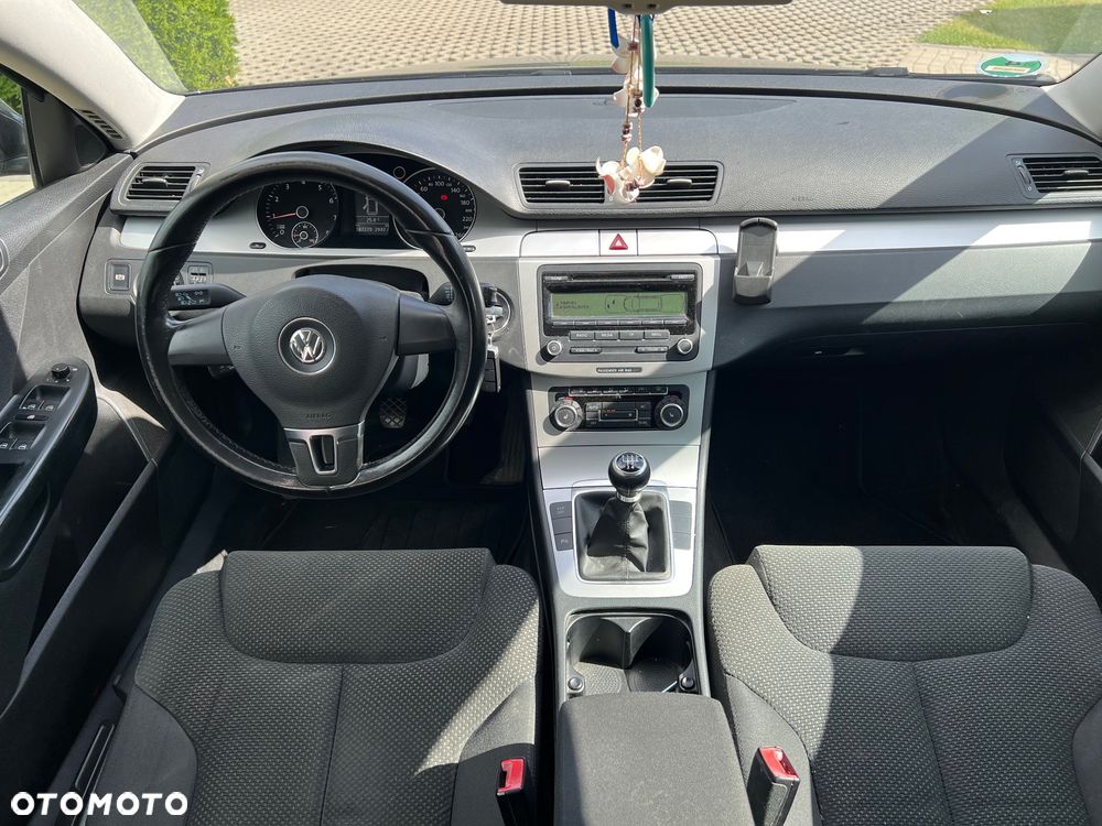 Volkswagen Passat 1.6 Trendline - 5