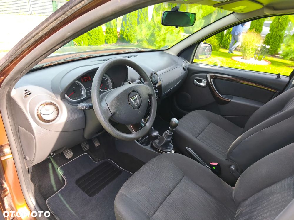 Dacia Duster 1.6 Laureate 4x4 - 15