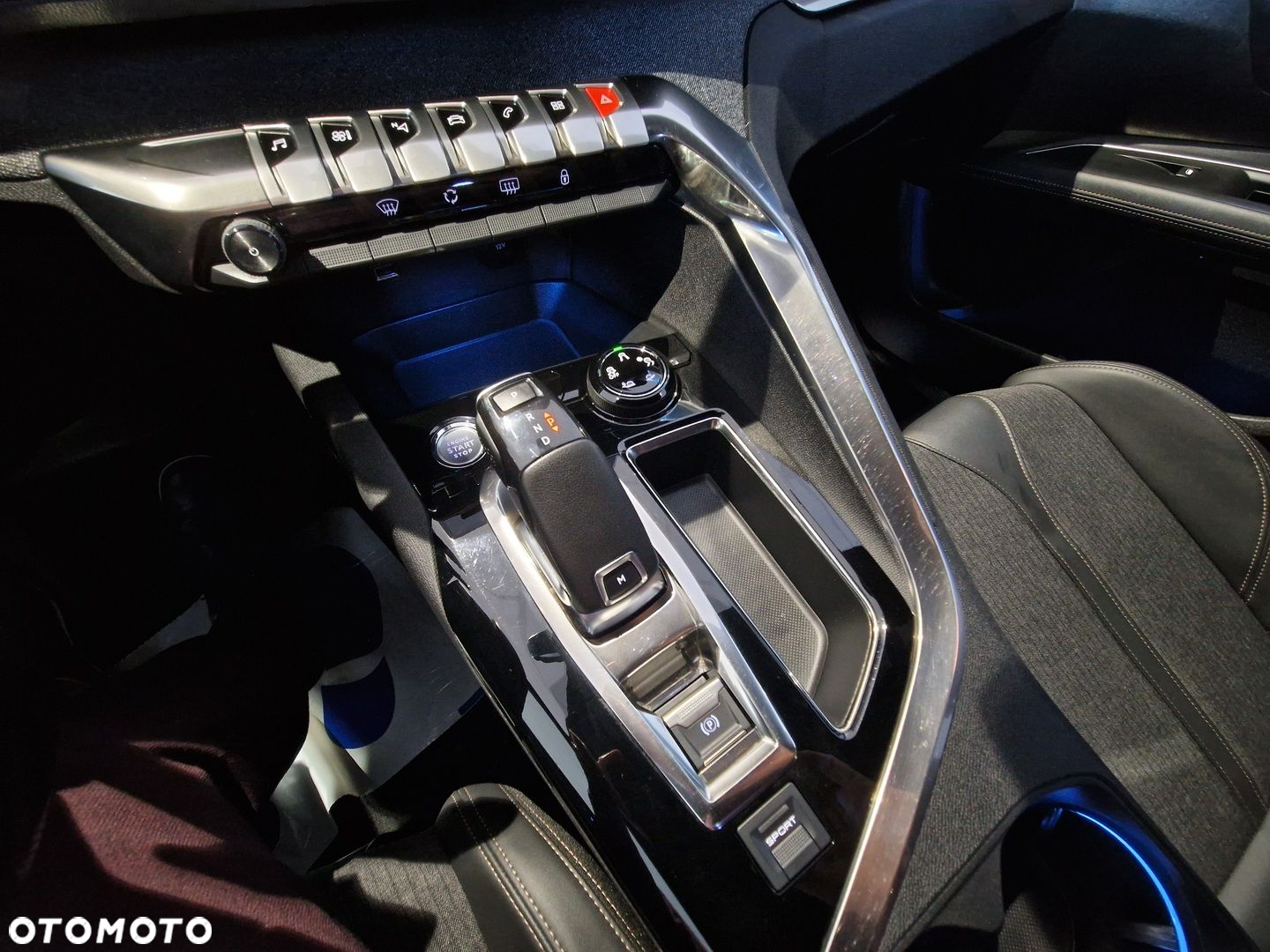 Peugeot 3008 1.6 PureTech GPF GT Line S&S EAT8 - 21