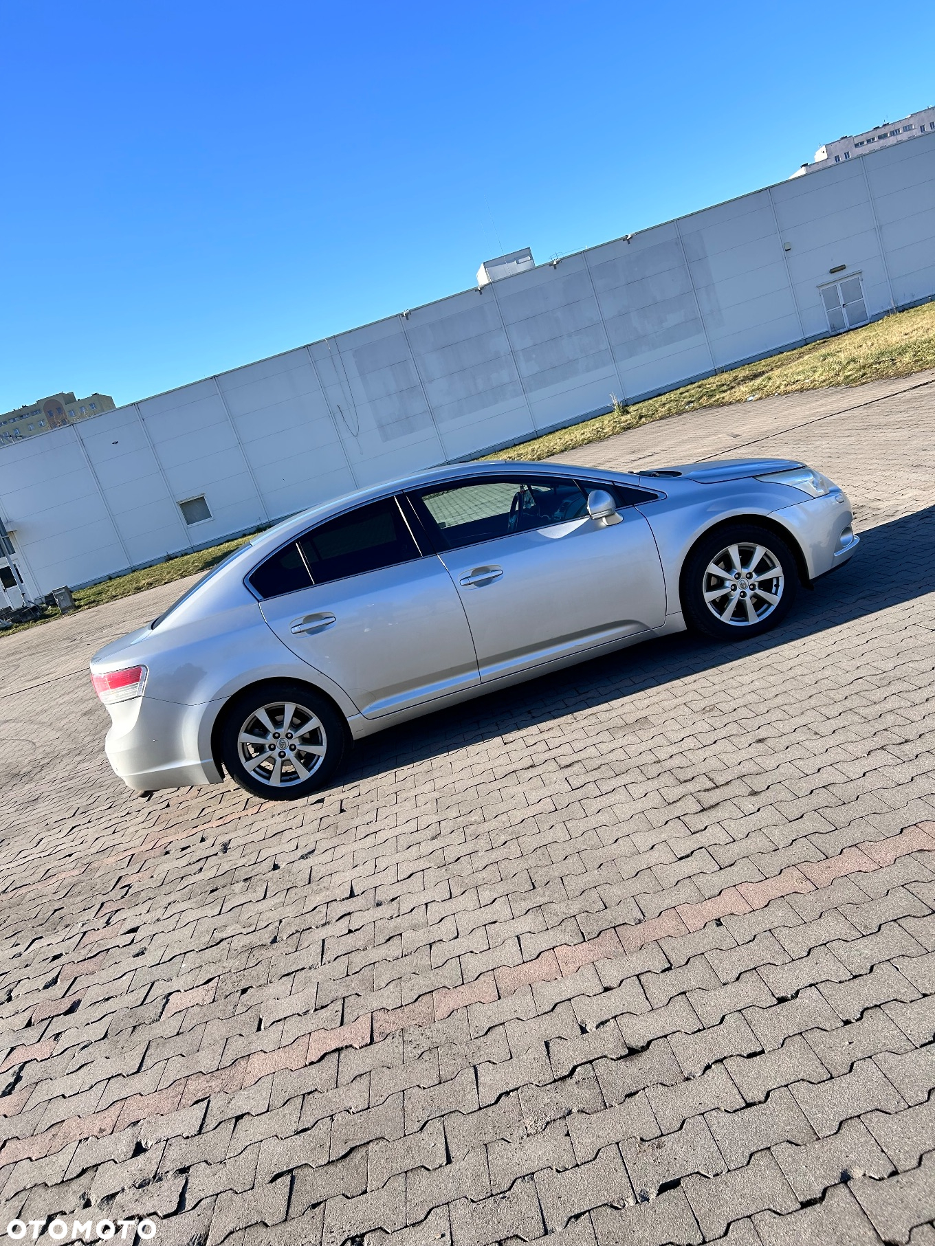 Toyota Avensis 2.2 D-4D Sol - 2
