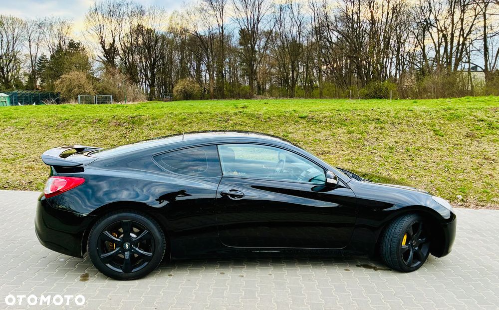 Hyundai Genesis Coupe - 6