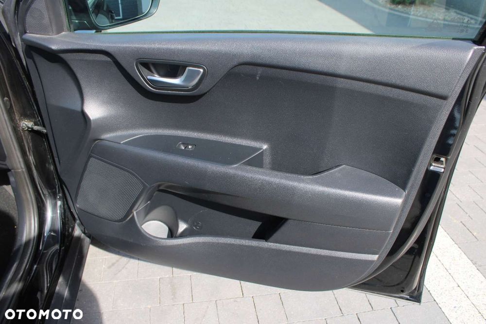 Kia Stonic - 24