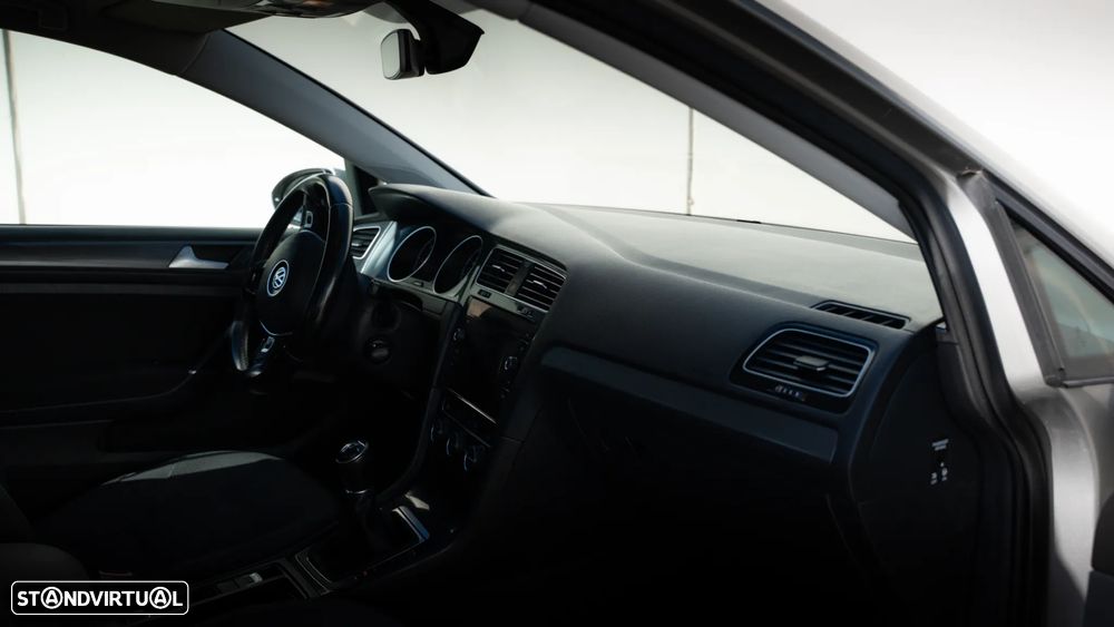 VW Golf Variant 1.6 TDi Confortline - 31