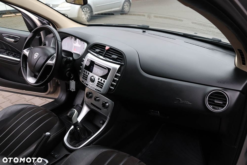 Lancia Delta 1.4 T-Jet 16v Argento - 22