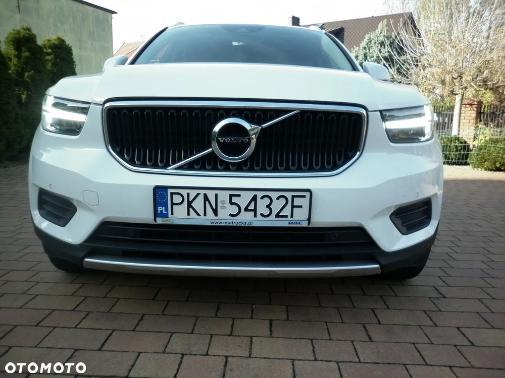 Volvo XC 40 D3 AWD Geartronic Momentum Pro - 1