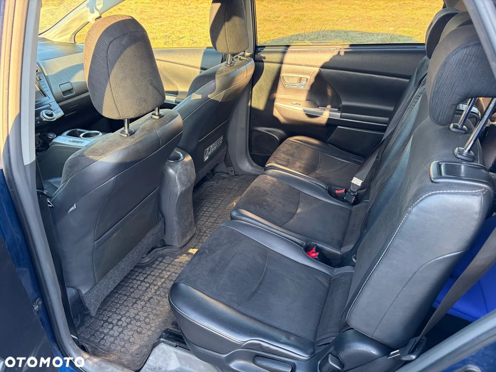 Toyota Prius+ (Hybrid) - 8