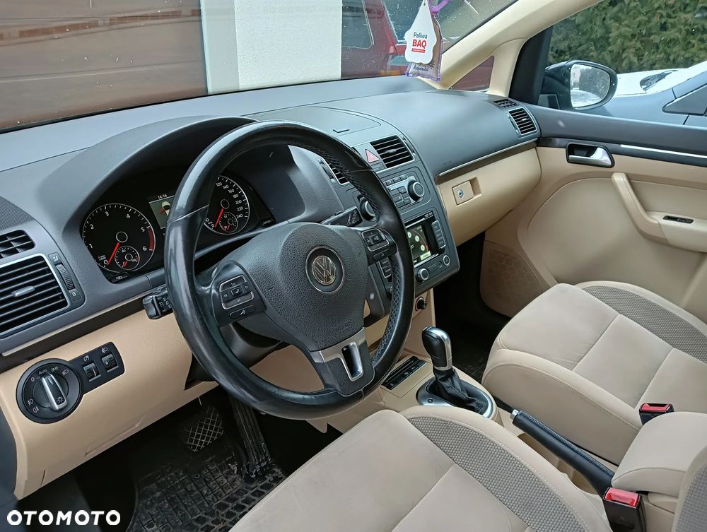 Używany Volkswagen Touran 2012 - 28 000 PLN, 323 000 km - Otomoto.pl