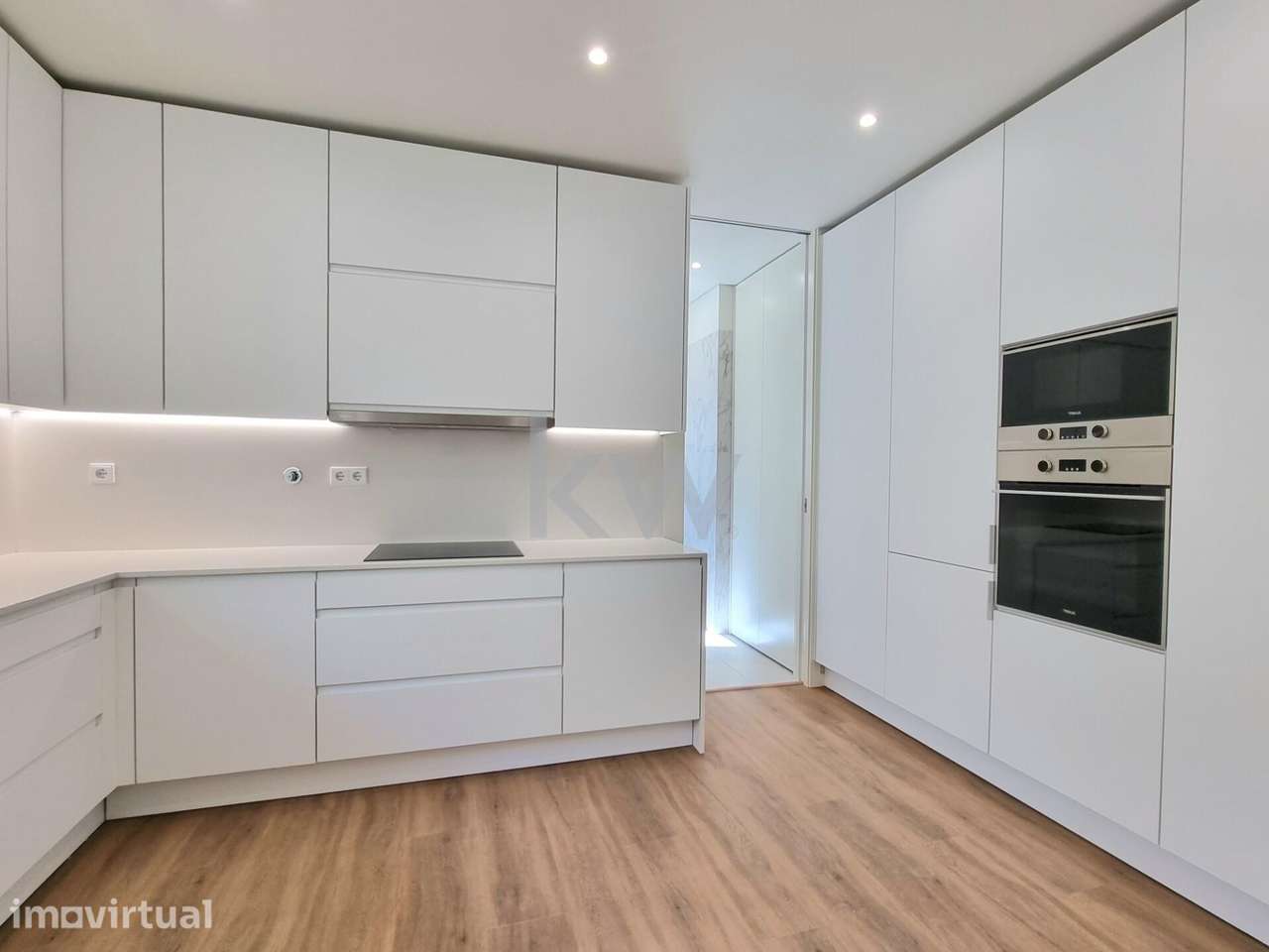 Apartamento T2, com varanda, com garagem - Grande imagem: 3/7