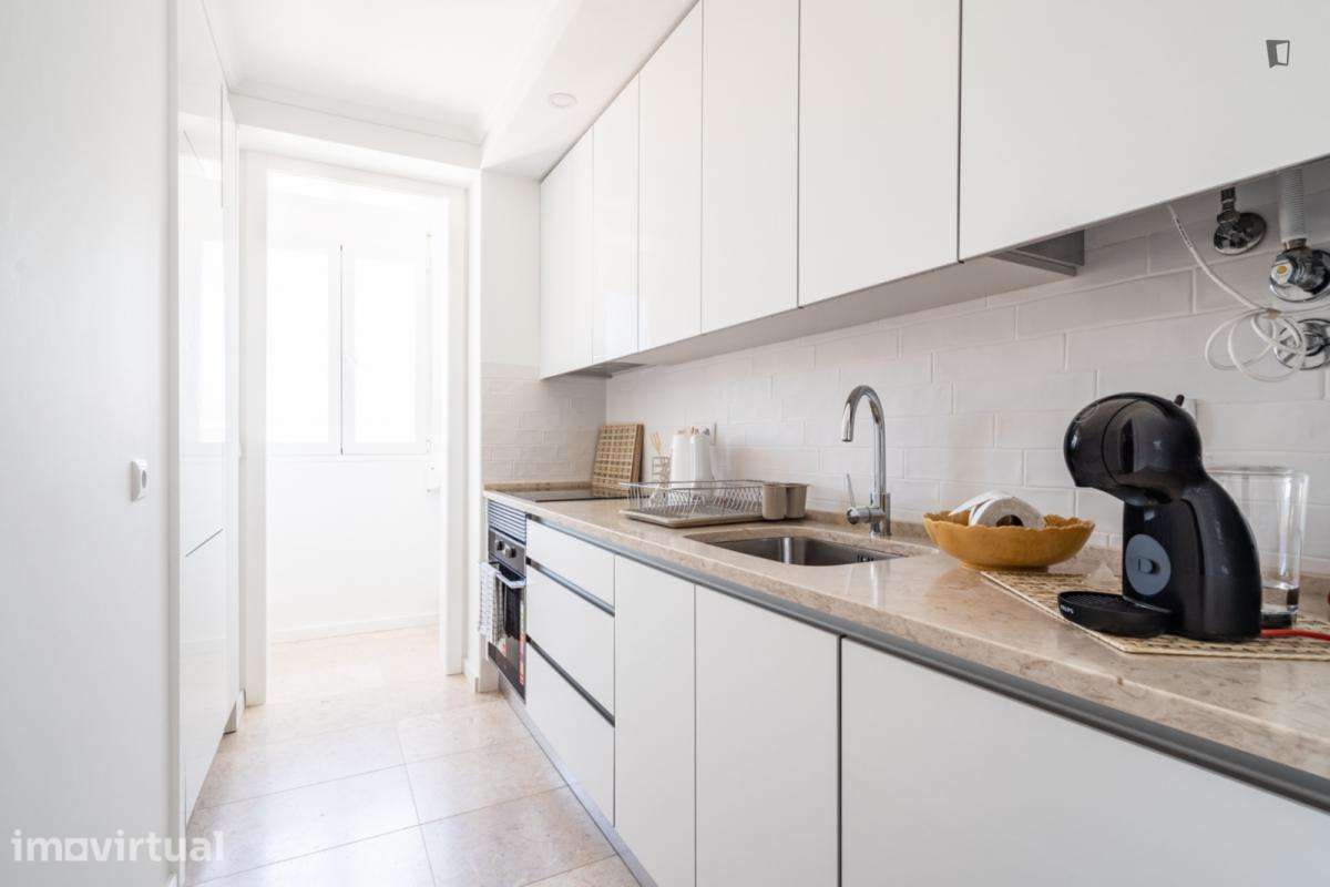 Apartamento com 3 quartos - localizado em São Bento Lisbon - Grande imagem: 2/24