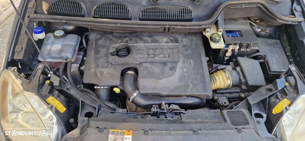 Ford Focus C-Max 1.6 TDCi Ghia - 31