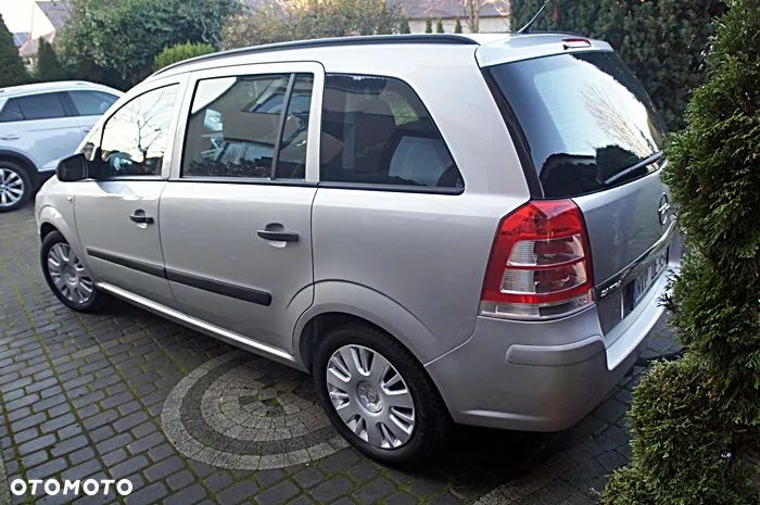 Opel Zafira - 12