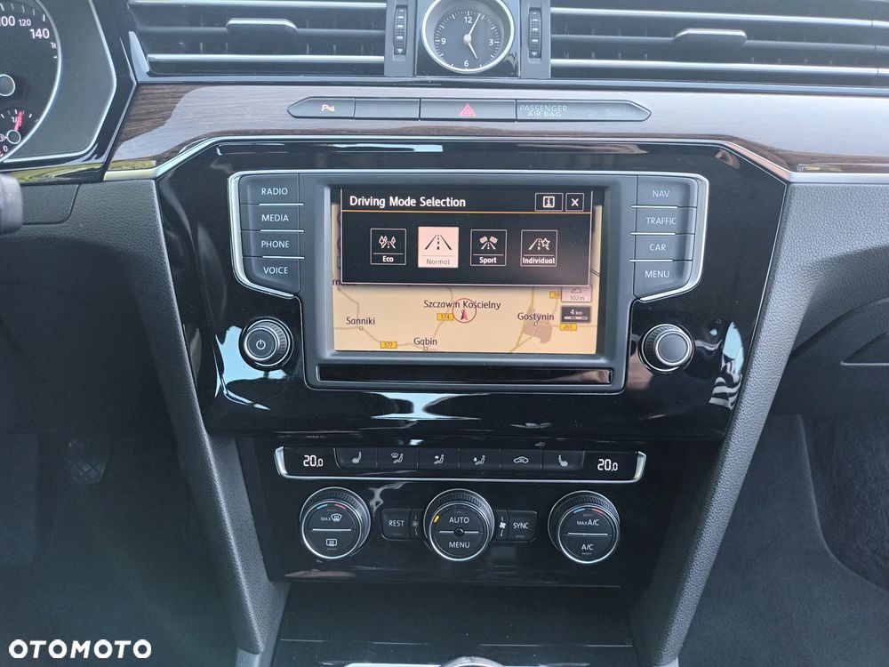 Volkswagen Passat 1.8 TSI BMT Highline - 27