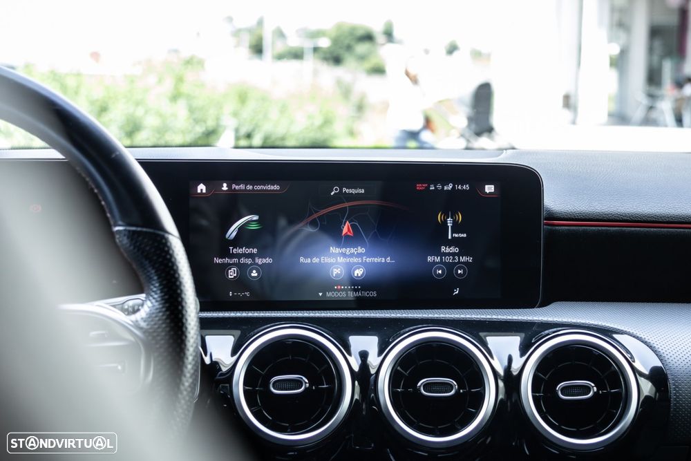 Mercedes-Benz A 250 e AMG Line - 19