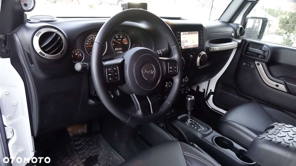 Jeep Wrangler - 5