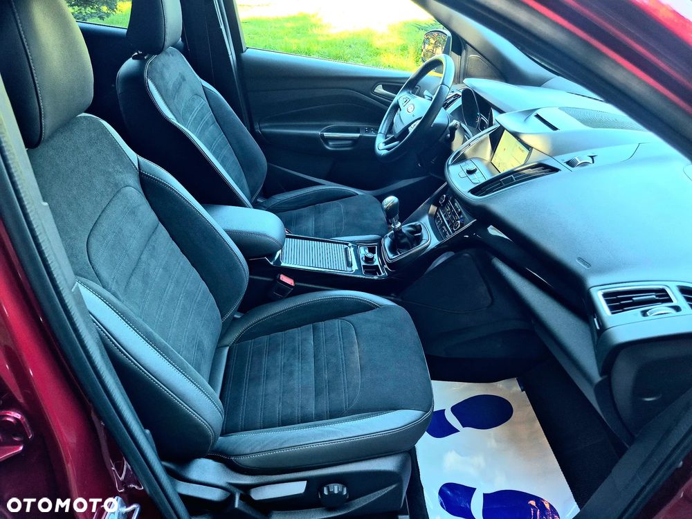Ford Kuga 2.0 TDCi 4x4 ST-Line - 23