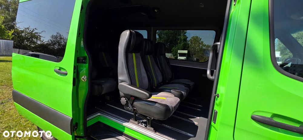 Mercedes-Benz Sprinter 907.221 - 4