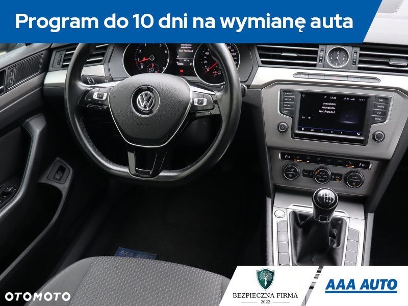 Volkswagen Passat - 8