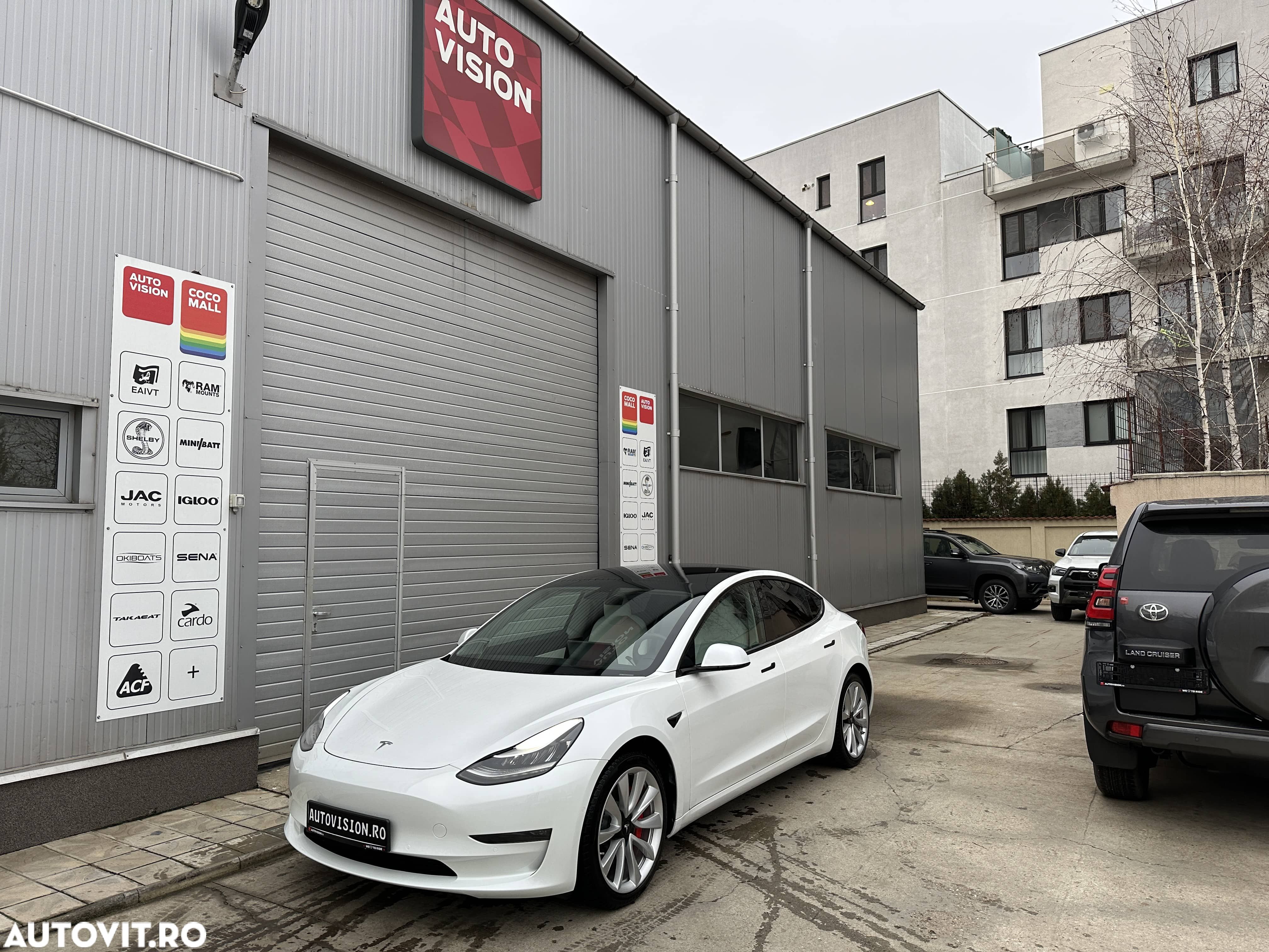 Tesla Model 3 Langstreckenbatterie Allradantrieb Dual Motor Performance - 1