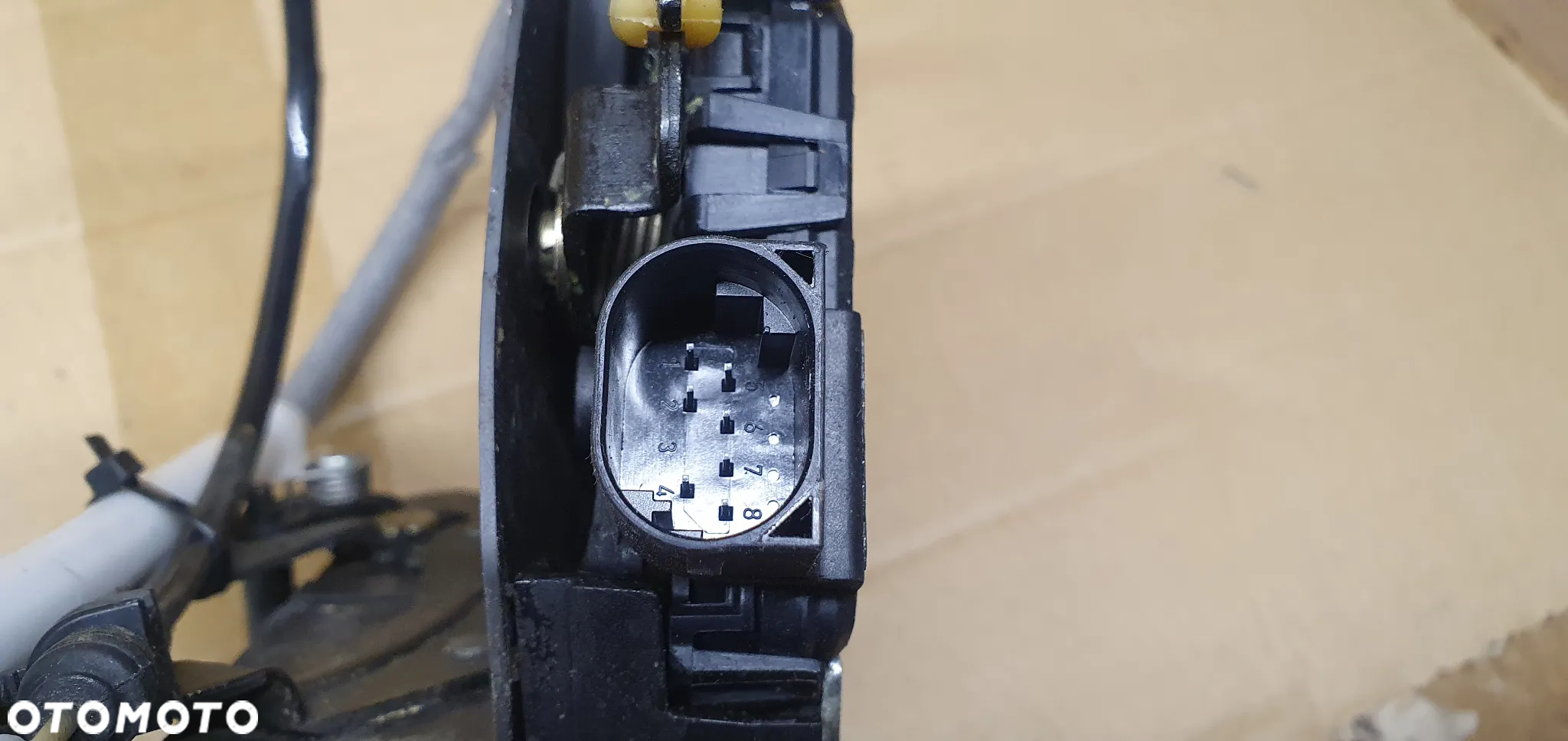 Zamek prawy przód przedni prawy BMW E46 7PIN Europa 8253433 - 5