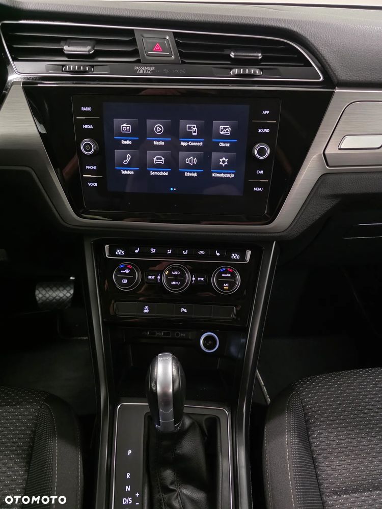 Volkswagen Touran - 14