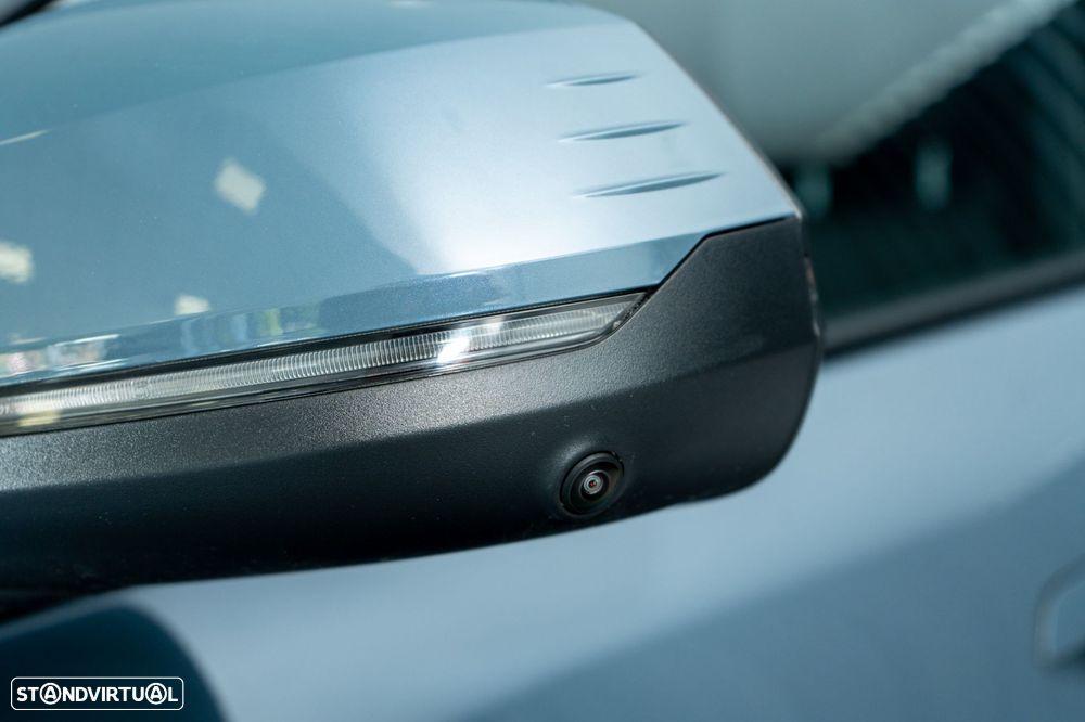 BMW iX2 eDrive20 Pack Desportivo M - 11