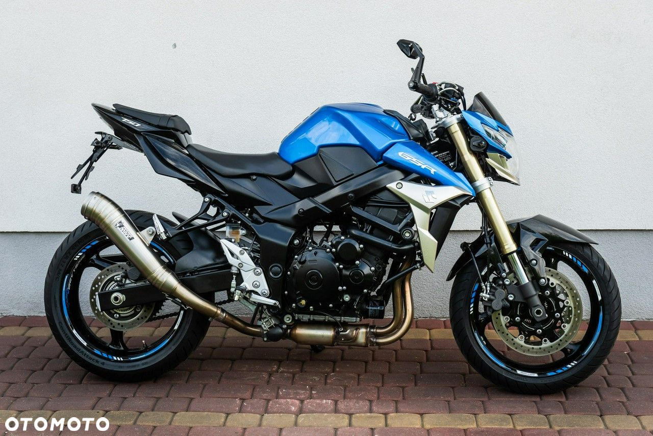 Suzuki GSR - 2