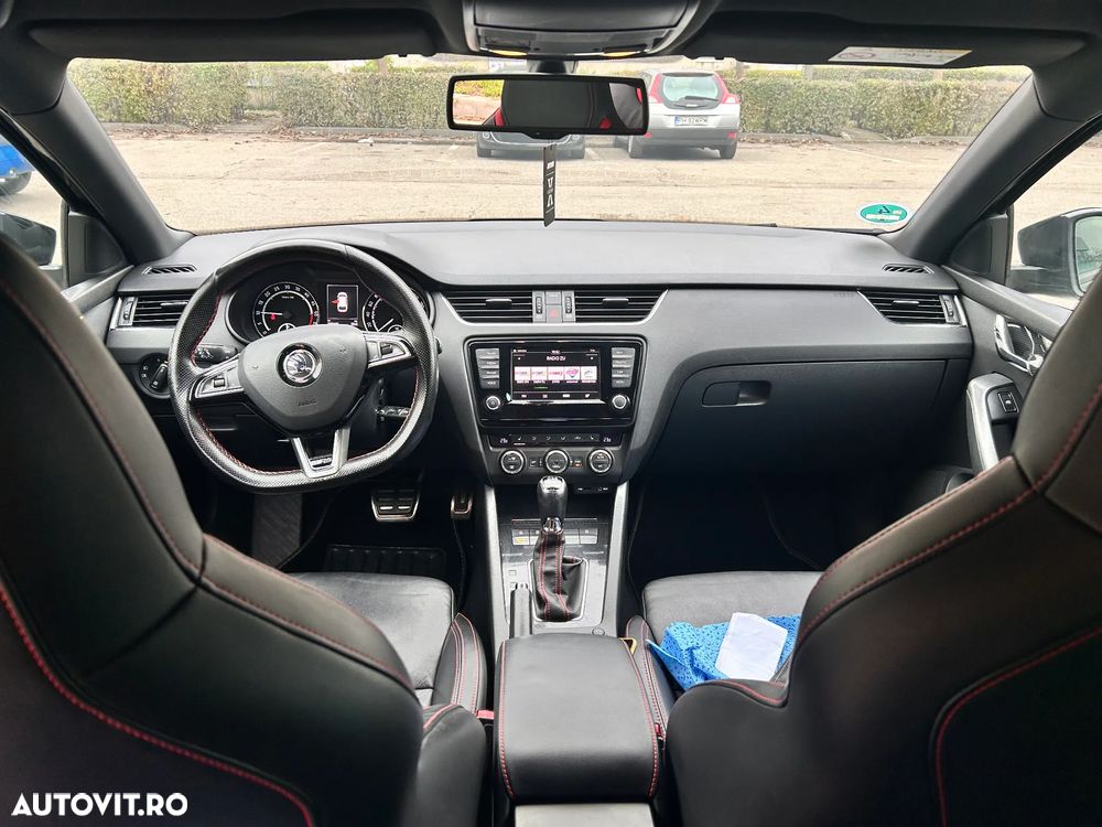 Skoda Octavia 2.0 TDI DSG RS - 8