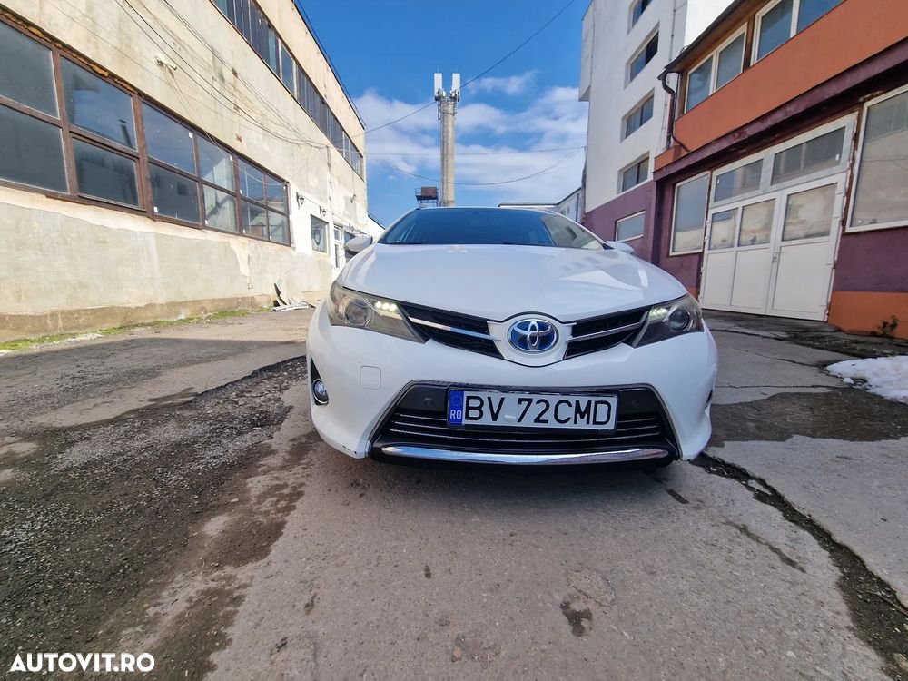 Toyota Auris 1.8 L VVT-i Sol + - 1