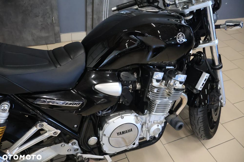 Yamaha XJR - 4
