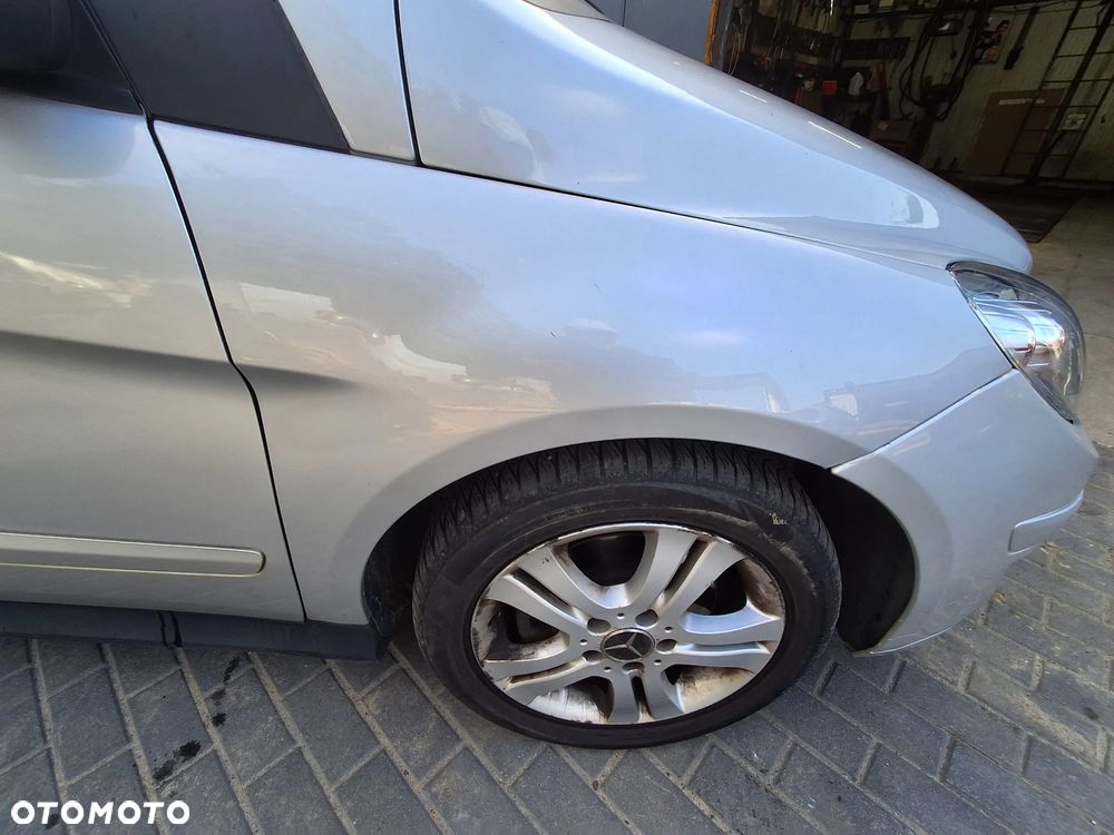 SPRZEDAM MERCEDES B-KLASA W245 PRAWY PRZEDNI BŁOTNIK W KOLOR 761 W ORYGINALE - 5