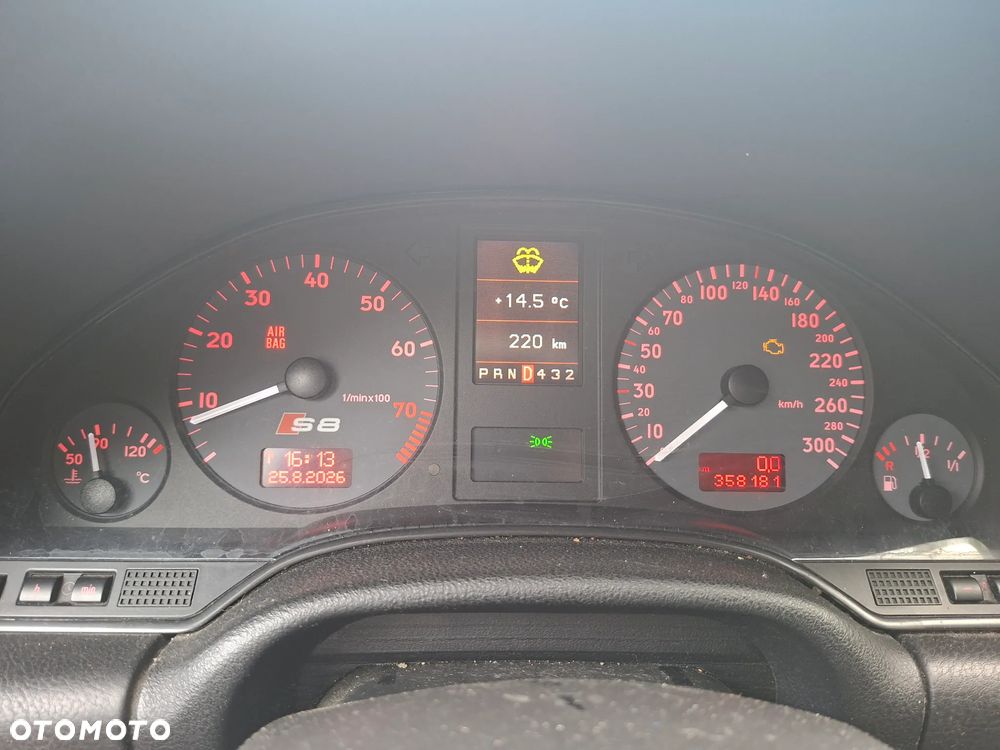 Audi S8 - 15